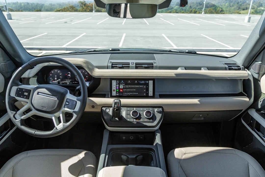 2023 Land Rover Defender L663 - Image 29 of 31
