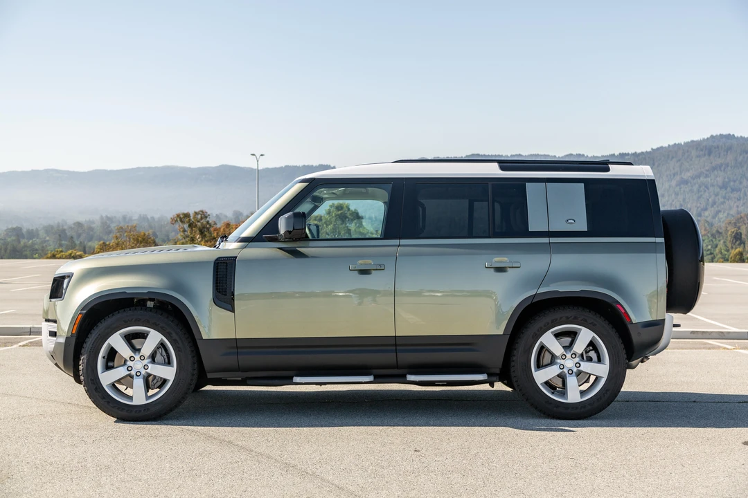 2023 Land Rover Defender L663 - Image 7 of 31