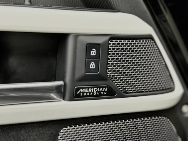 2023 Land Rover Defender L663 - Image 20 of 31