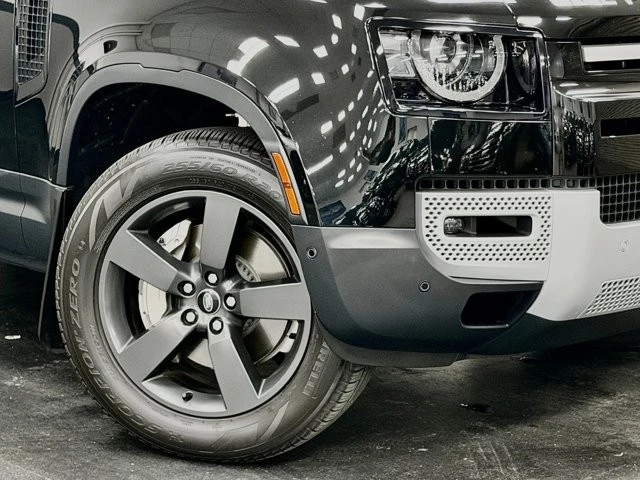 2023 Land Rover Defender L663 - Image 4 of 31