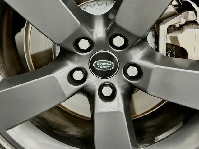 2023 Land Rover Defender L663 - Image 17 of 31