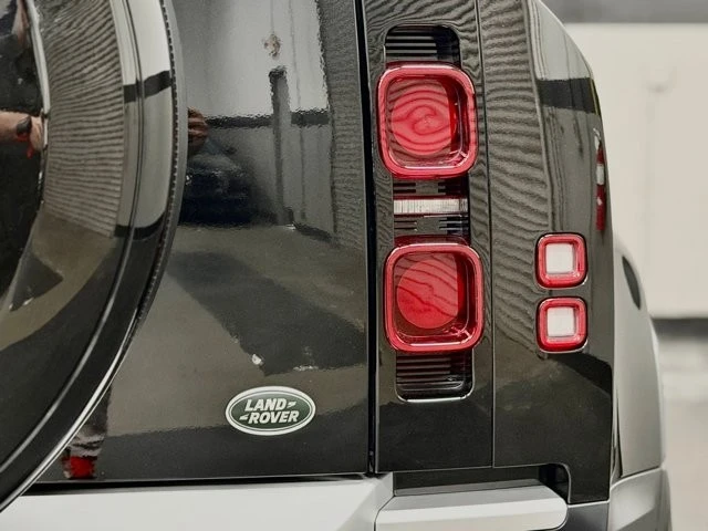 2023 Land Rover Defender L663 - Image 14 of 31