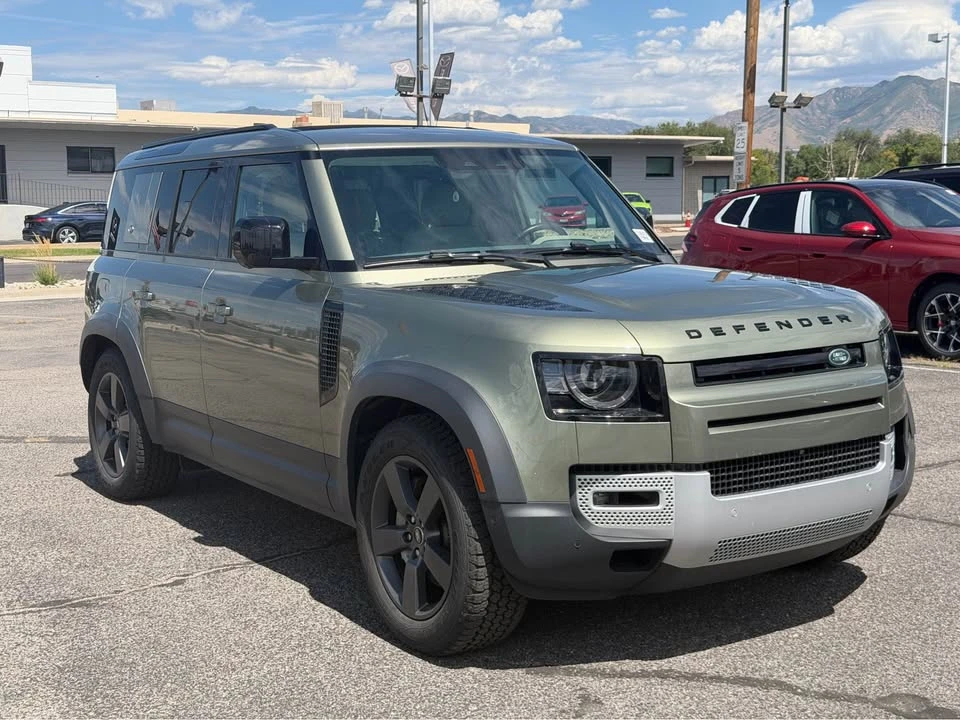 2023 Land Rover Defender L663 - Image 3 of 17