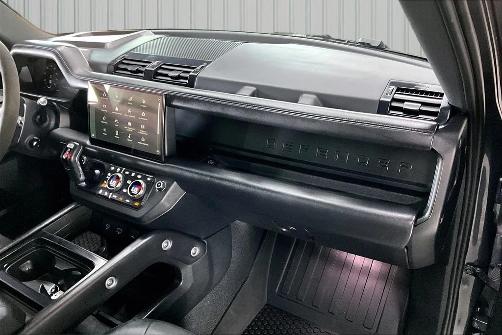2023 Land Rover Defender L663 - Image 28 of 31