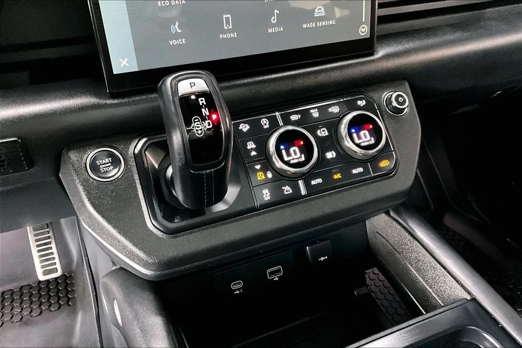 2023 Land Rover Defender L663 - Image 18 of 31