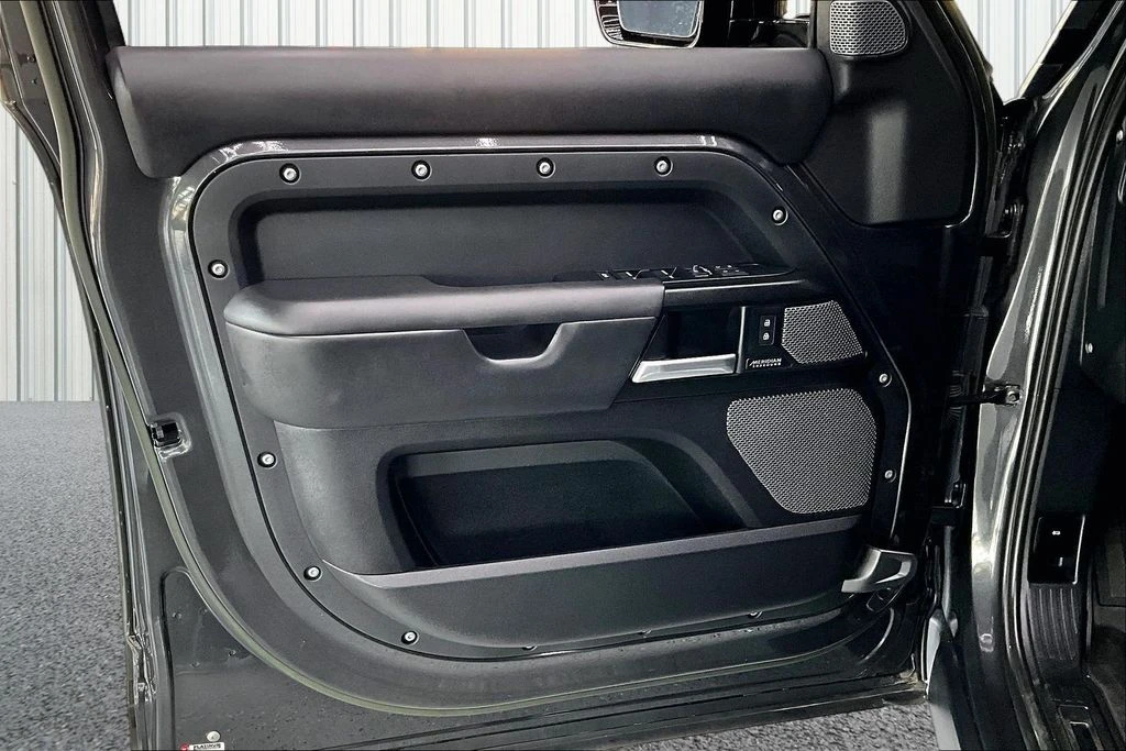 2023 Land Rover Defender L663 - Image 20 of 31