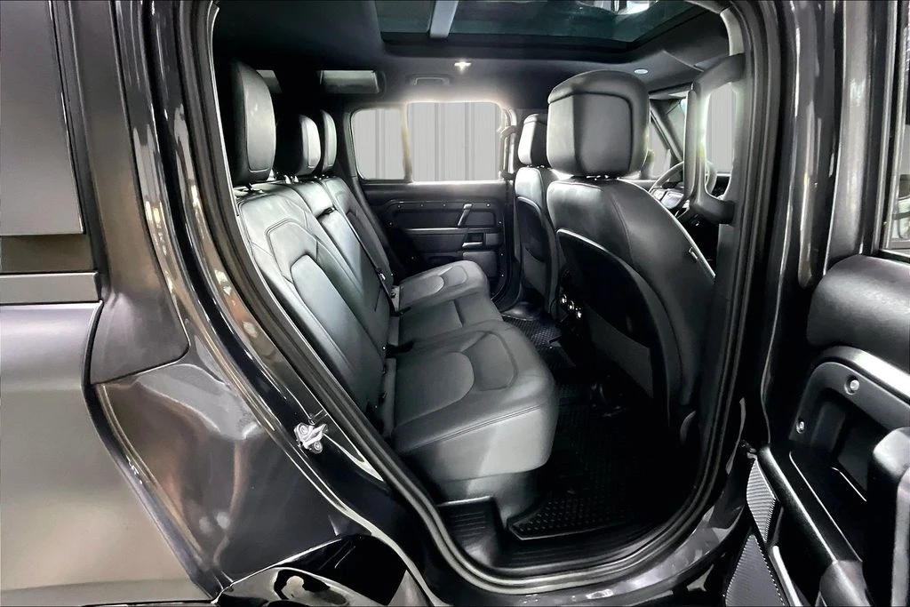 2023 Land Rover Defender L663 - Image 27 of 31