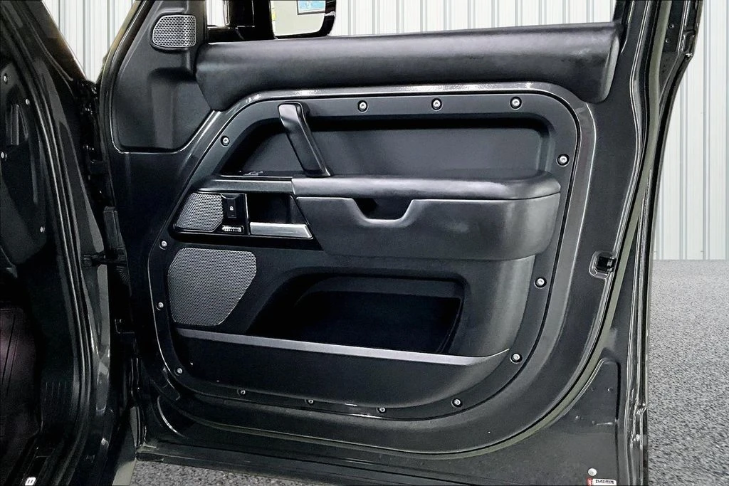 2023 Land Rover Defender L663 - Image 30 of 31