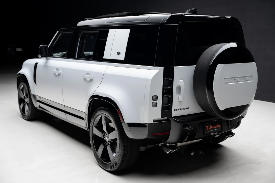 2023 Land Rover Defender V8 - Image 27 of 31
