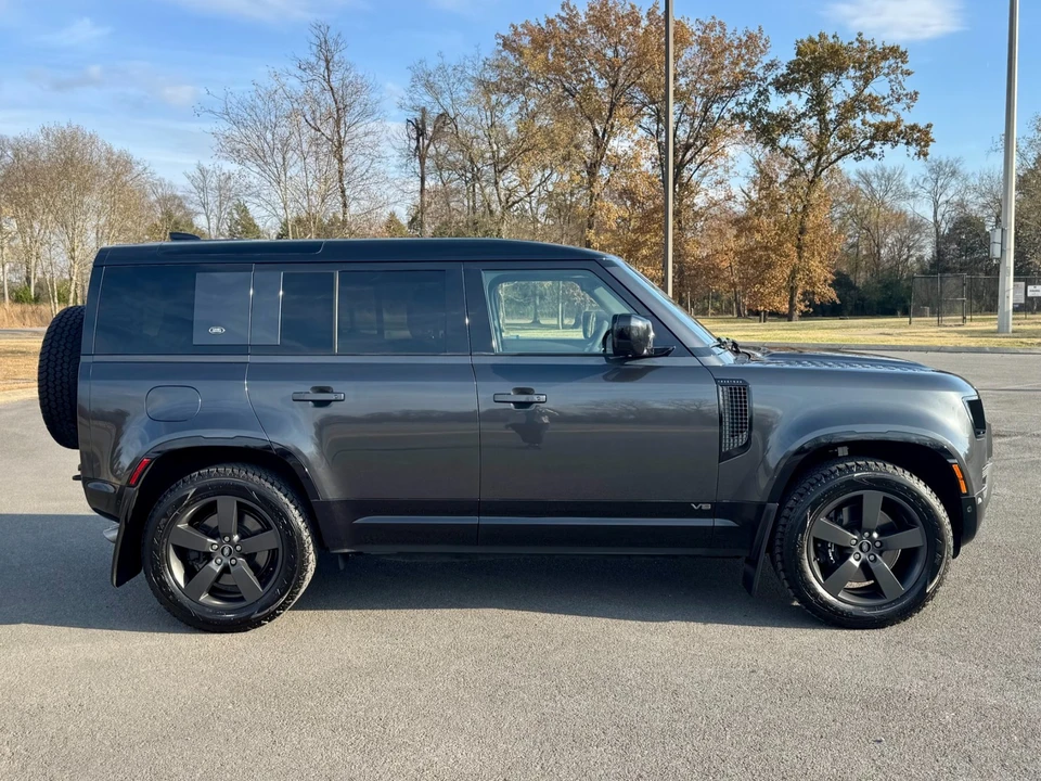 2023 Land Rover Defender L663 - Image 7 of 12