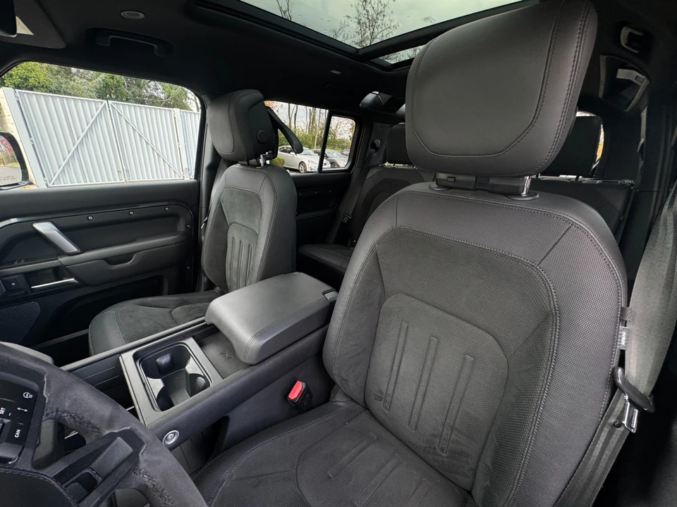 2023 Land Rover Defender L663 - Image 11 of 12