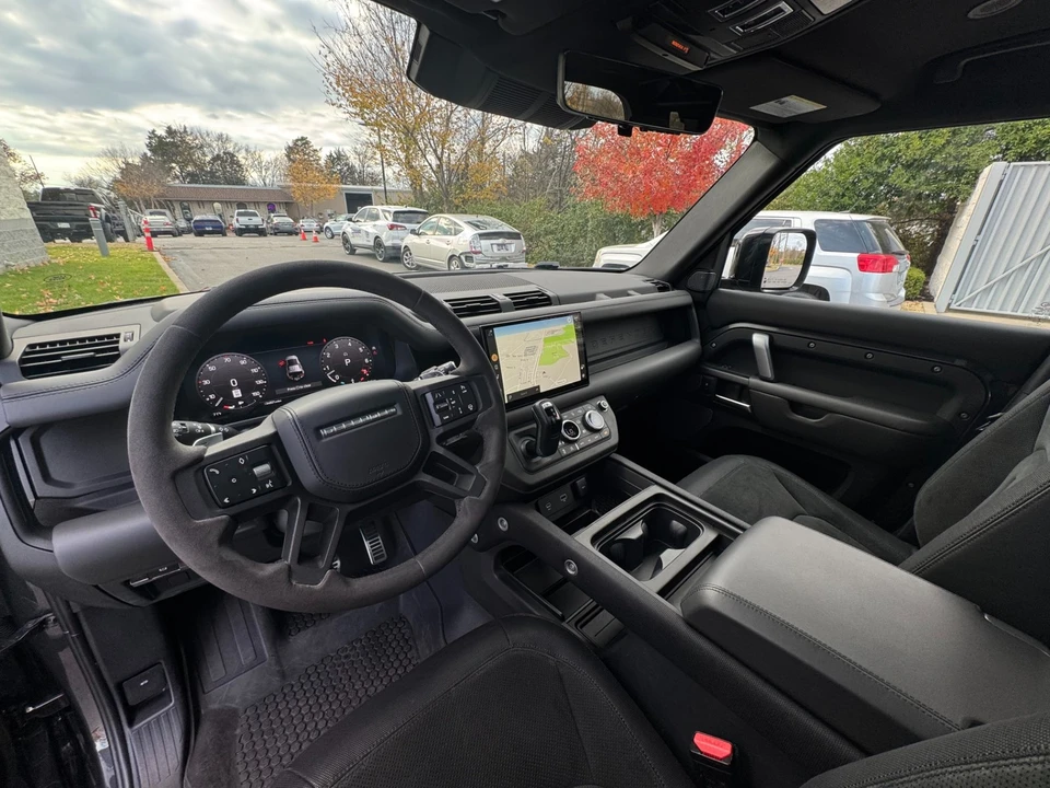 2023 Land Rover Defender L663 - Image 10 of 12