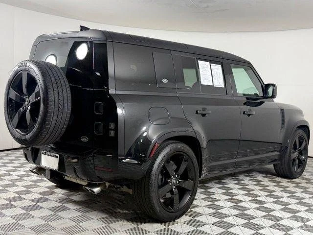 2023 Land Rover Defender V8 - Image 7 of 19