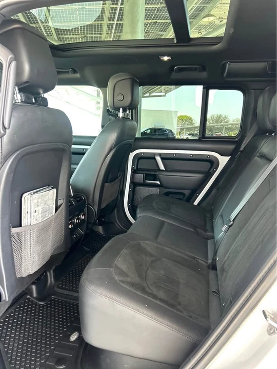 2023 Land Rover Defender V8 - Image 4 of 10