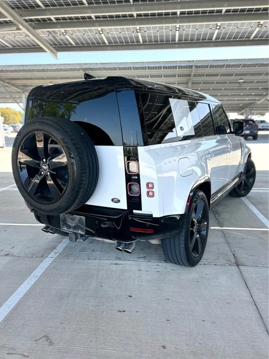 2023 Land Rover Defender V8 - Image 10 of 10