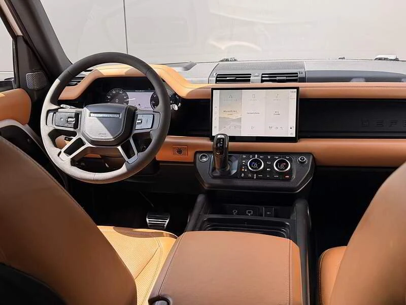 2023 Land Rover Defender V8 - Image 12 of 17