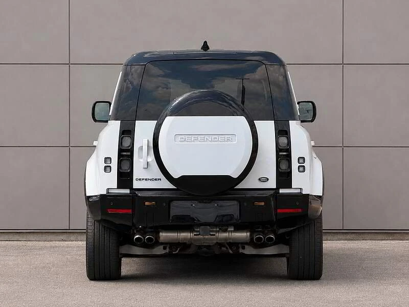 2023 Land Rover Defender V8 - Image 5 of 17