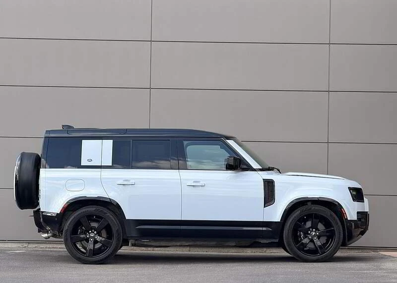 2023 Land Rover Defender V8 - Image 7 of 17