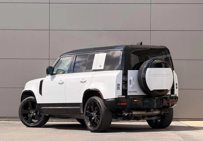 2023 Land Rover Defender V8 - Image 3 of 17