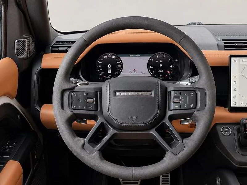 2023 Land Rover Defender V8 - Image 10 of 17
