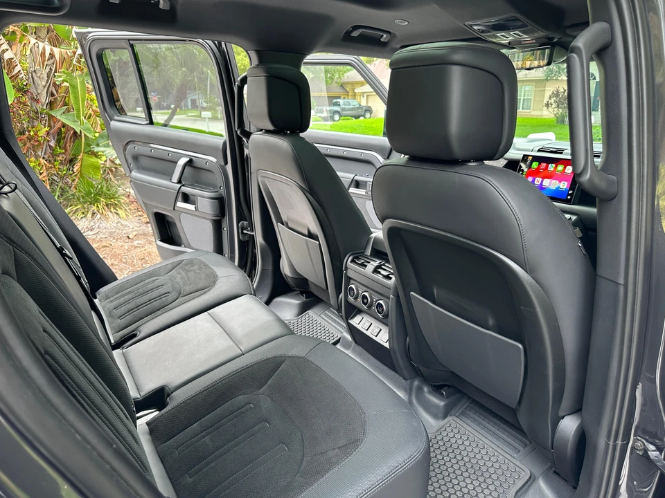 2023 Land Rover Defender L663 - Image 27 of 31