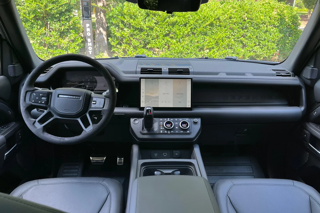 2023 Land Rover Defender L663 - Image 25 of 31