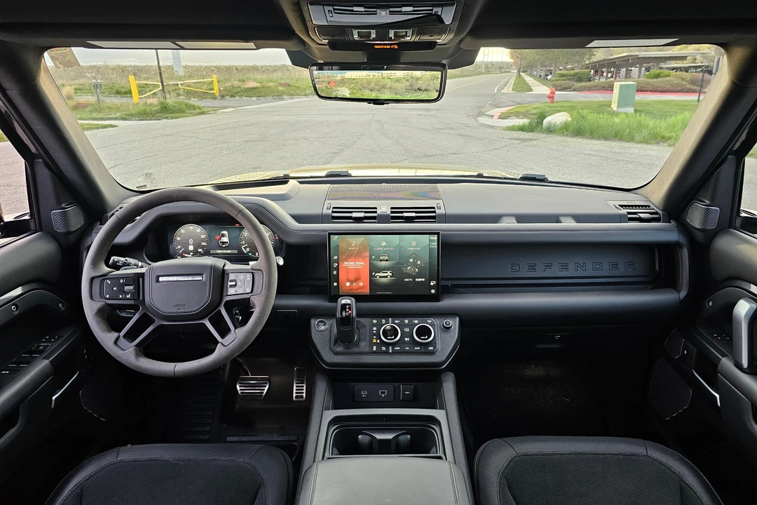 2023 Land Rover Defender L663 - Image 26 of 31