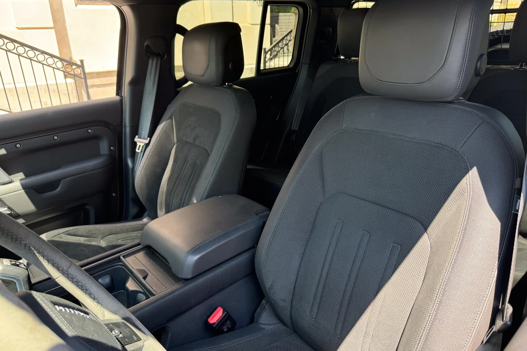 2023 Land Rover Defender L663 - Image 27 of 31