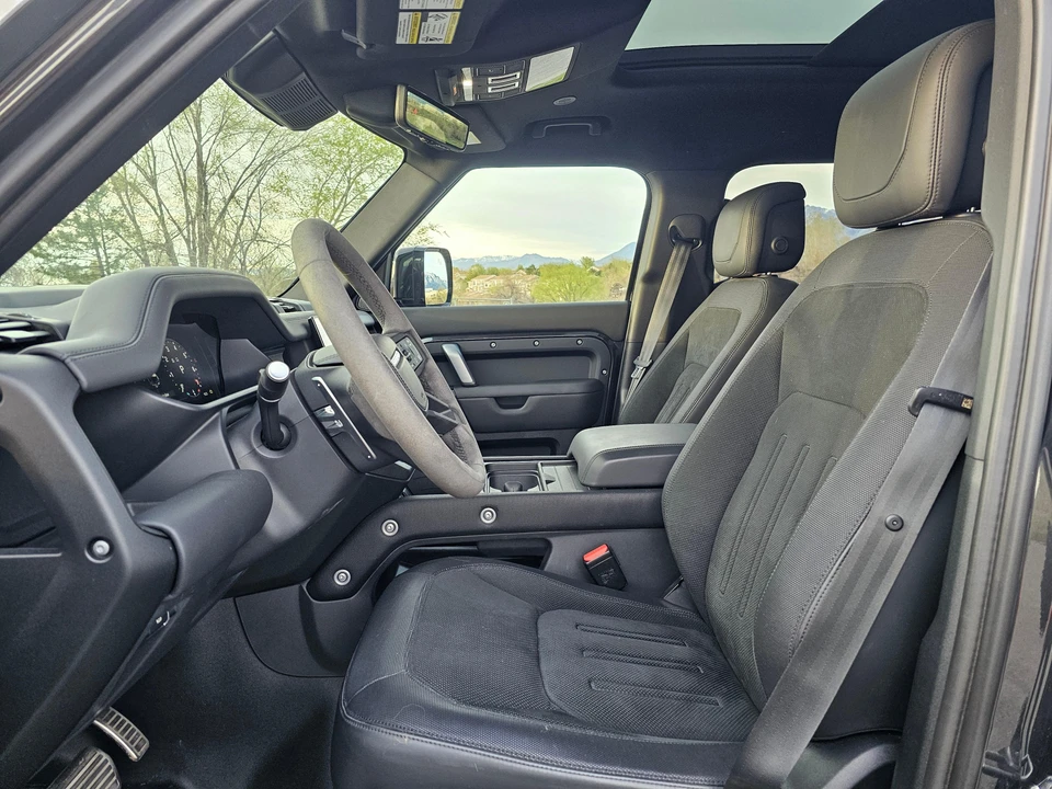 2023 Land Rover Defender L663 - Image 30 of 31