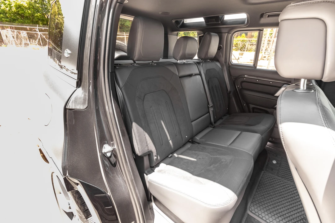 2023 Land Rover Defender L663 - Image 27 of 31