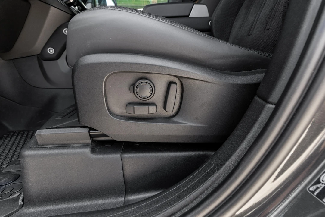 2023 Land Rover Defender L663 - Image 29 of 31