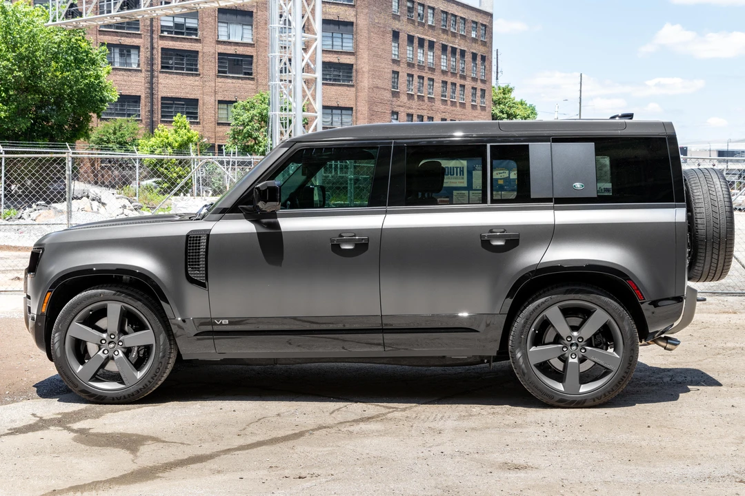 2023 Land Rover Defender L663 - Image 8 of 31