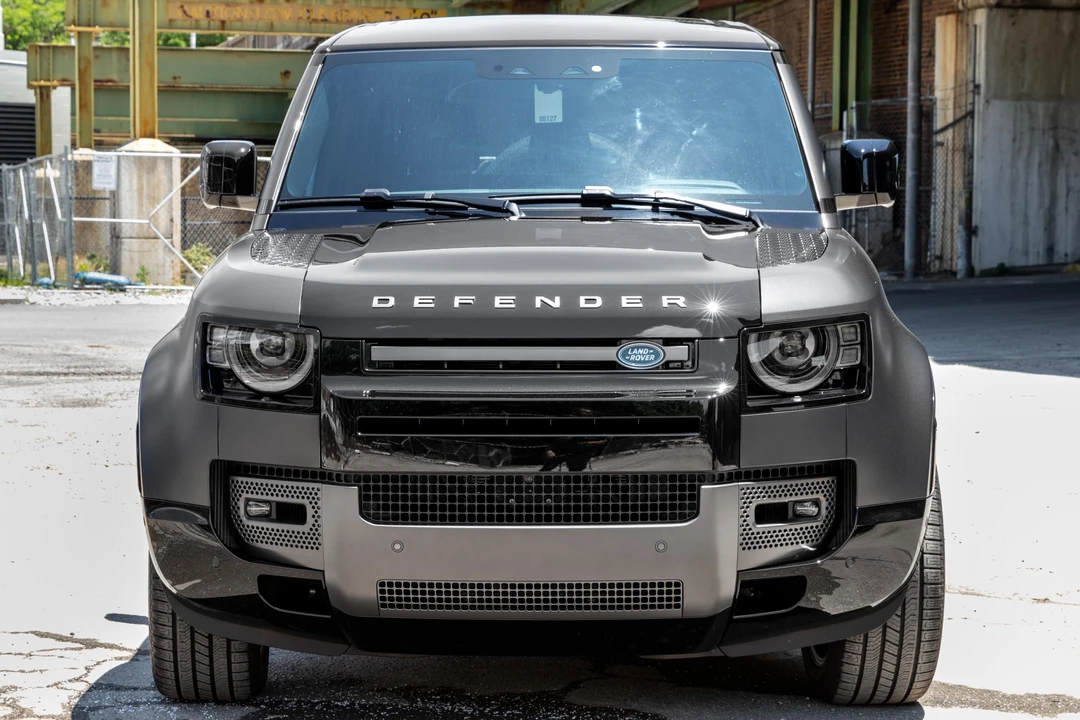 2023 Land Rover Defender L663 - Image 2 of 31