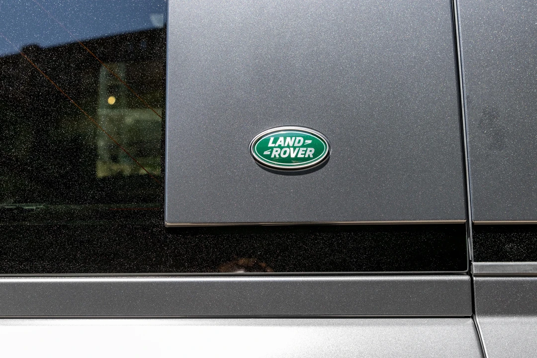 2023 Land Rover Defender L663 - Image 18 of 31