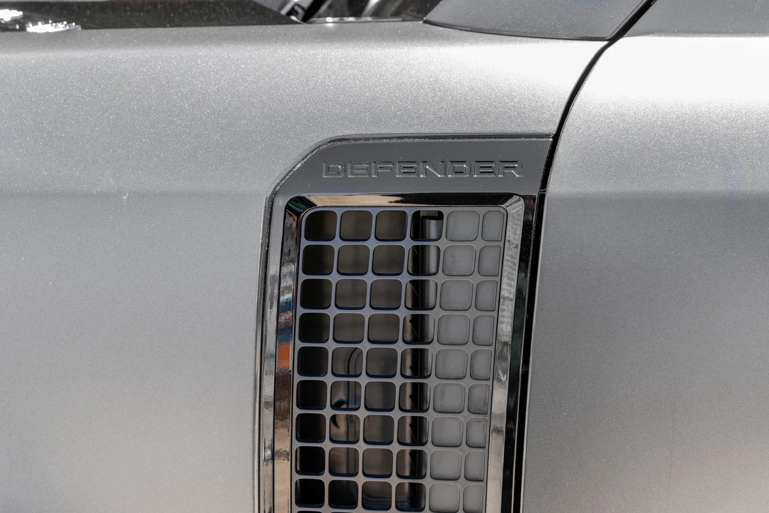 2023 Land Rover Defender L663 - Image 13 of 31