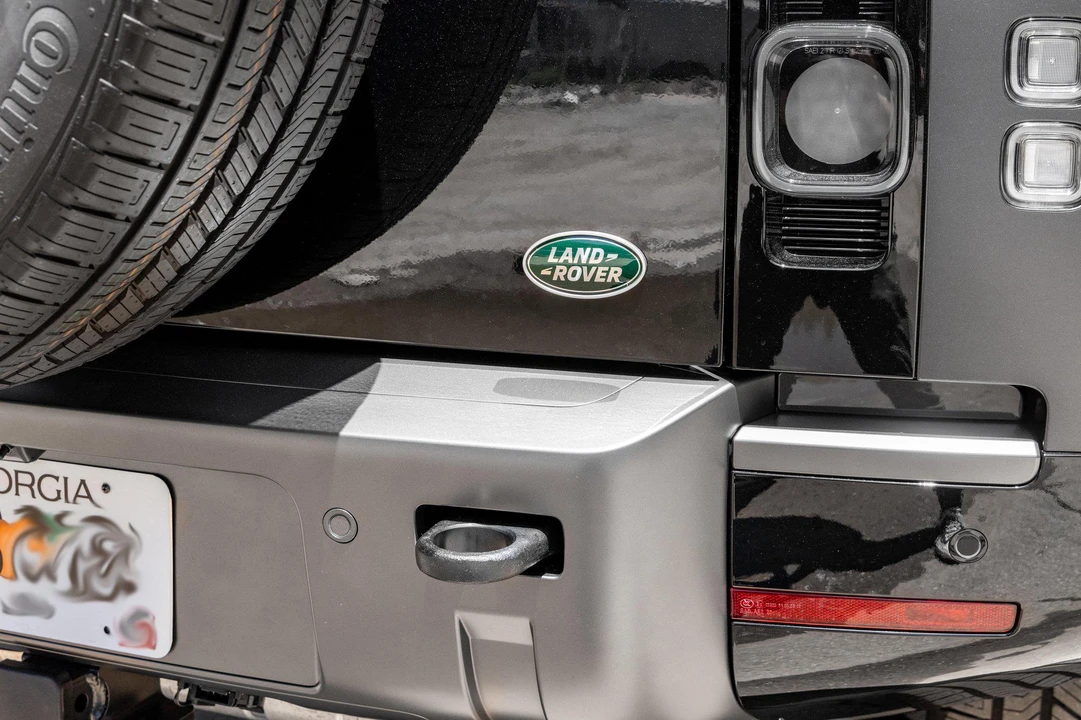 2023 Land Rover Defender L663 - Image 17 of 31