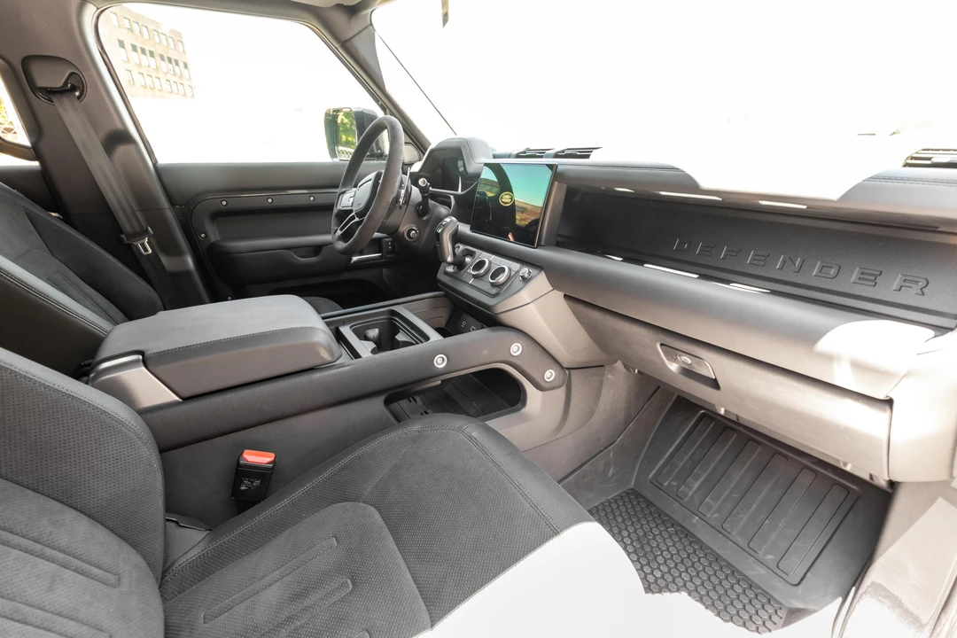 2023 Land Rover Defender L663 - Image 30 of 31