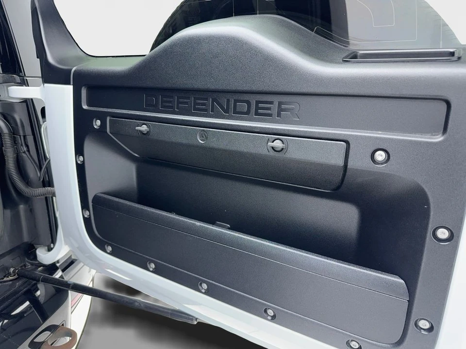 2023 Land Rover Defender V8 - Image 14 of 31