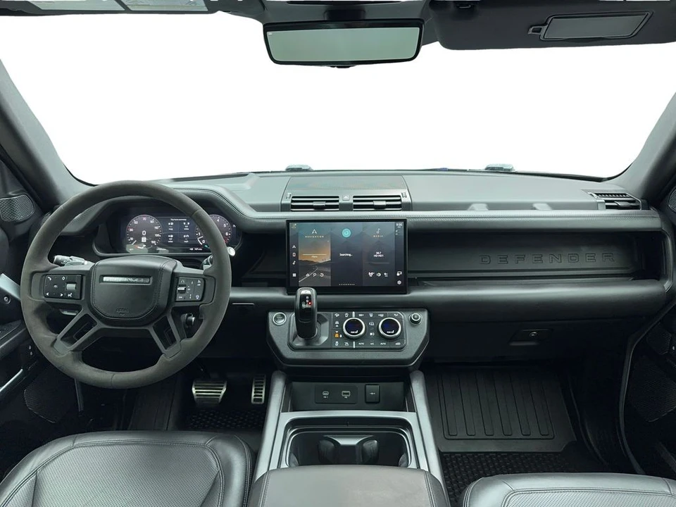 2023 Land Rover Defender V8 - Image 18 of 31