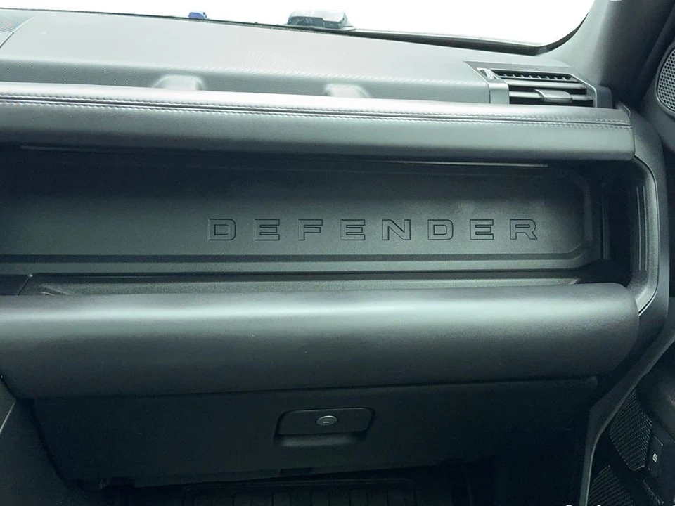 2023 Land Rover Defender V8 - Image 23 of 31