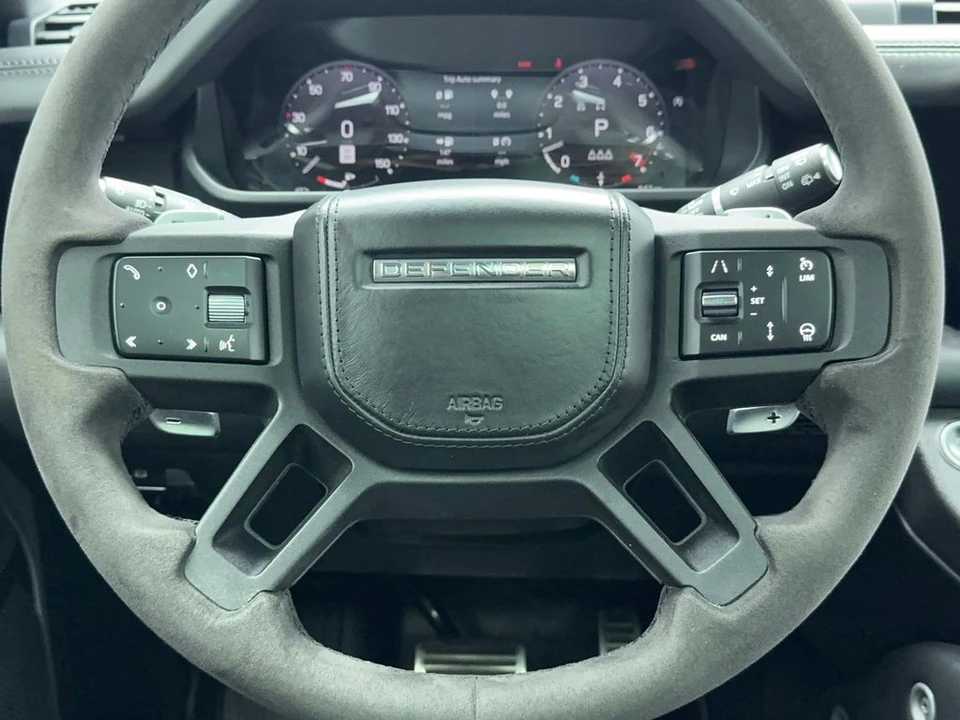 2023 Land Rover Defender V8 - Image 20 of 31