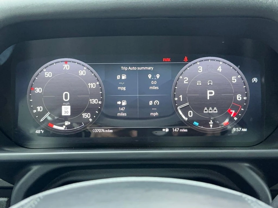 2023 Land Rover Defender V8 - Image 25 of 31