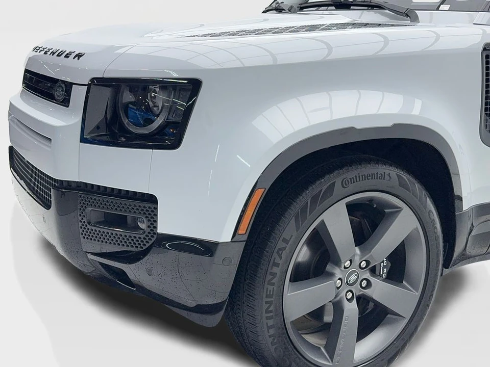 2023 Land Rover Defender V8 - Image 6 of 31
