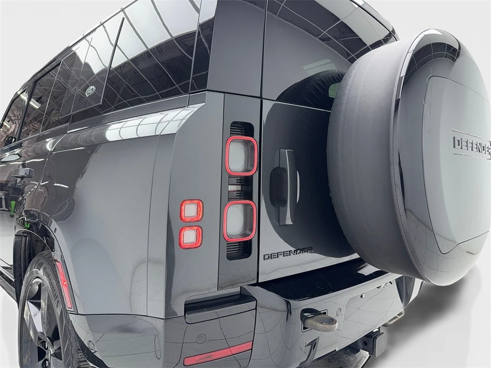 2023 Land Rover Defender L663 - Image 11 of 12