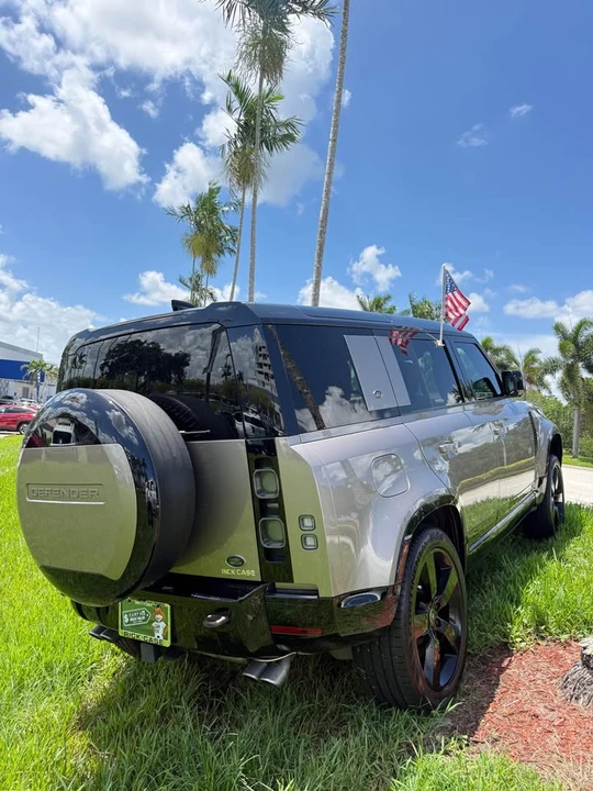 2023 Land Rover Defender V8 - Image 2 of 5