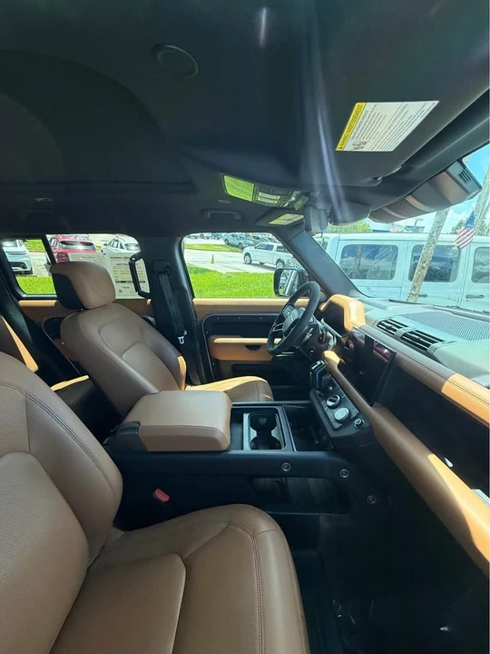 2023 Land Rover Defender V8 - Image 3 of 5