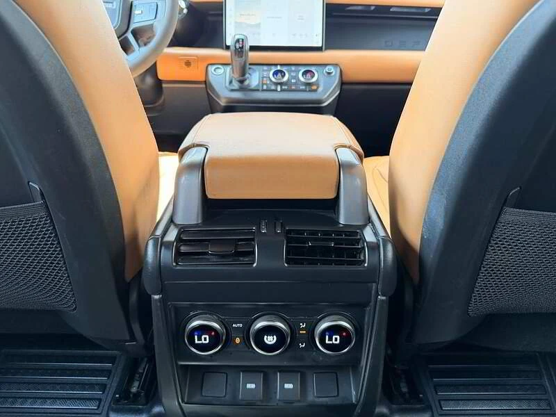 2023 Land Rover Defender V8 - Image 19 of 20