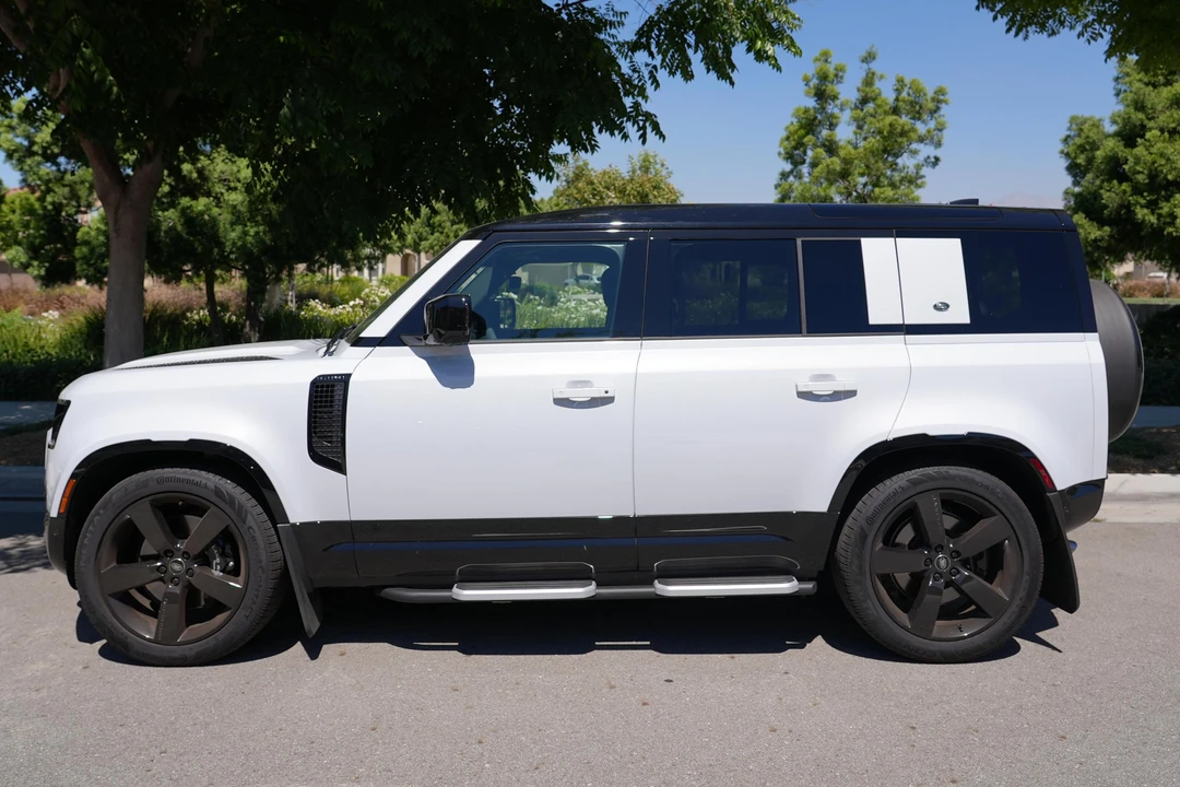 2023 Land Rover Defender L663 - Image 3 of 31
