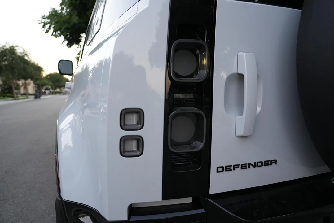 2023 Land Rover Defender L663 - Image 24 of 31