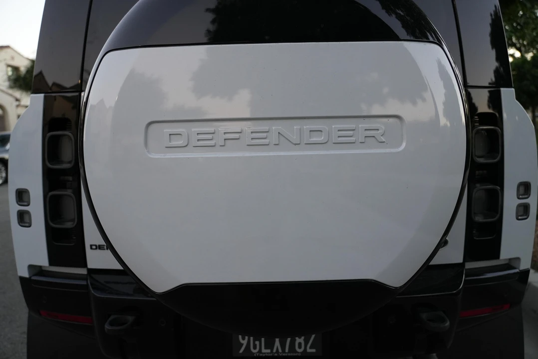2023 Land Rover Defender L663 - Image 25 of 31